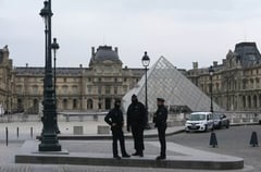 Power tool-wielding robbers flee Louvre with 'priceless' jewels