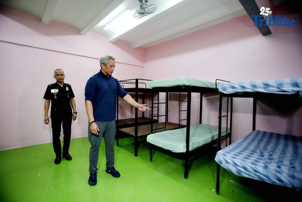 DILG Secretary Jonvic Remulla, accompanied by BJMP Chief JDIR Ruel Rivera, inspects the Quezon City Jail facility in Barangay Payatas, which he said is ready to house those who may be indicted in connection with the flood control scandal.