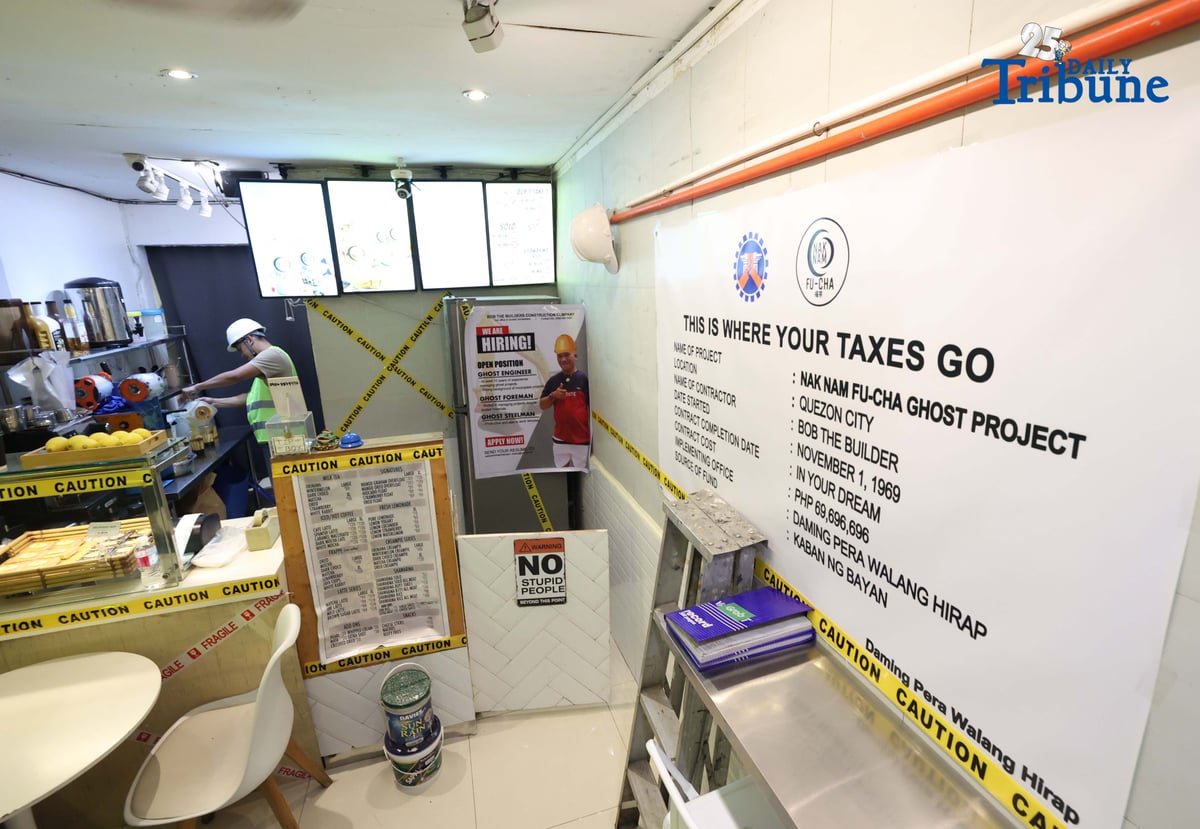 The Nak Nam Fu-Cha Milktea restaurant in Quezon City turned heads with its Halloween display styled after an unfinished “ghost project,” complete with scattered construction materials and caution signs. The eerie setup comes amid public outrage over the ongoing flood control controversy, with an OCTA Research survey showing that 60% of Filipinos expressed anger, 30% felt fear or anxiety, and 9% said they were disappointed or sad.
📸 Photo by Analy Labor