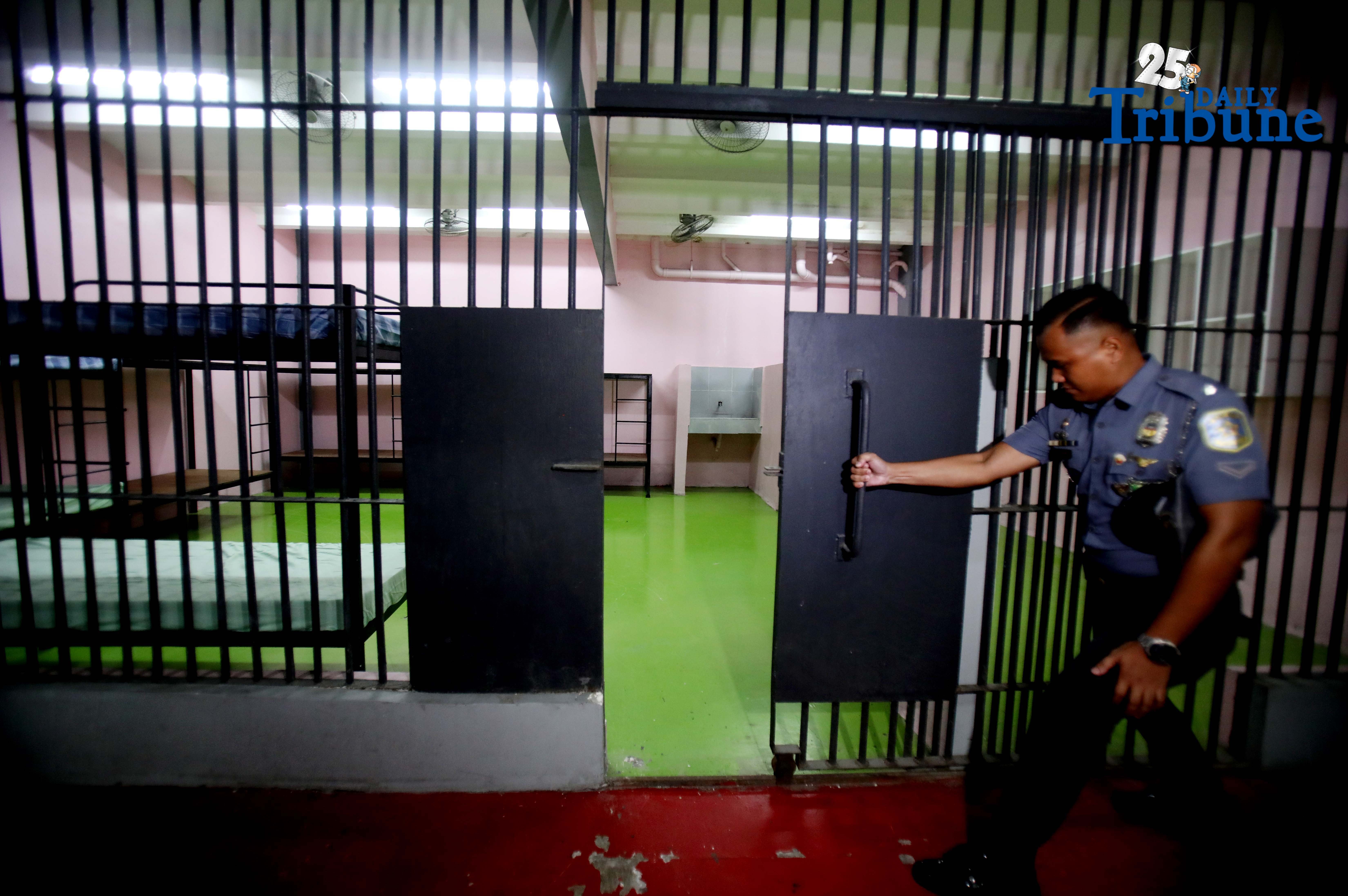 BJMP destroys 232 confiscated phones in Northern Mindanao