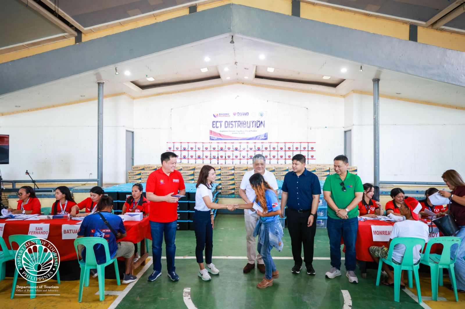 DoT, DSWD distribute cash aid to Masbate tourism workers