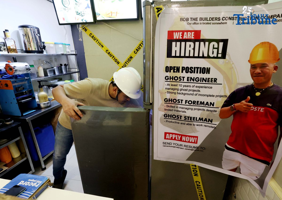 The Nak Nam Fu-Cha Milktea restaurant in Quezon City turned heads with its Halloween display styled after an unfinished “ghost project,” complete with scattered construction materials and caution signs. The eerie setup comes amid public outrage over the ongoing flood control controversy, with an OCTA Research survey showing that 60% of Filipinos expressed anger, 30% felt fear or anxiety, and 9% said they were disappointed or sad.
📸 Photo by Analy Labor