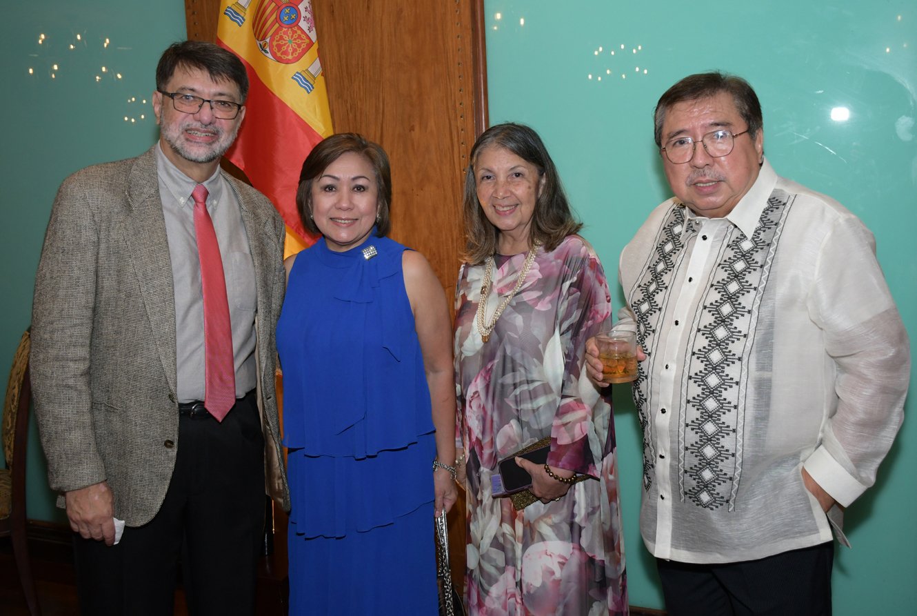 Bingen and Annette Mendezona with Dennis and Kathie Javellana.