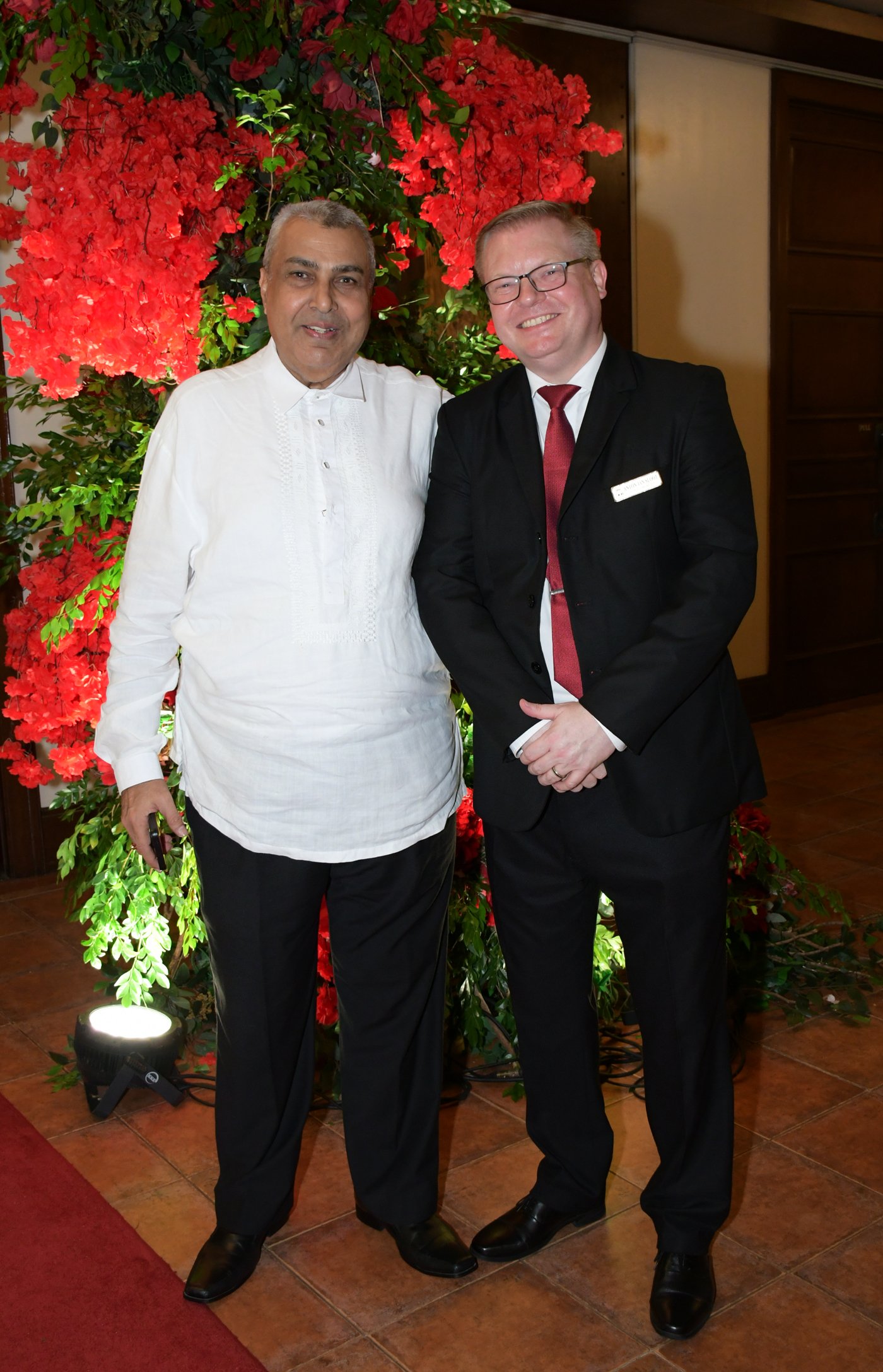 Haresh Mangharam with Anton Sloot, GM of Casino Español de Cebu.