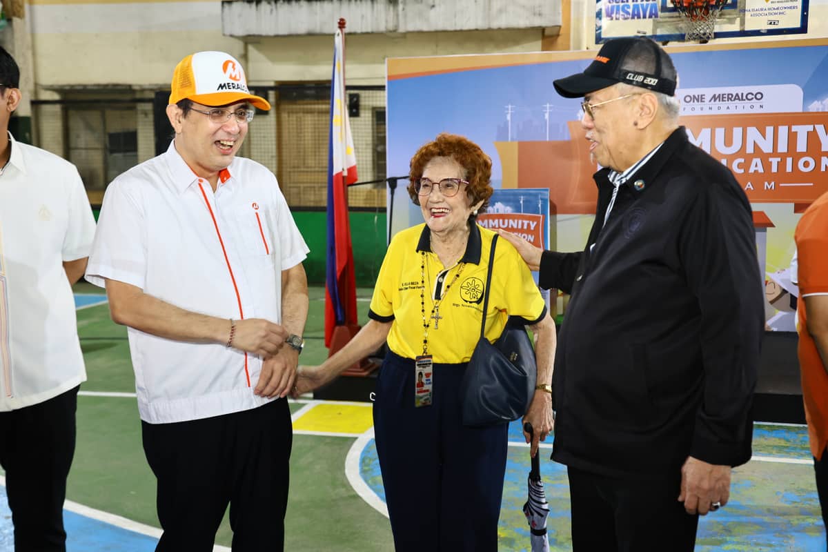Giving relief to senior citizens. Meralco vice president and head of Corporate Communications Joe R. Zaldarriaga with Senior Citizen Partylist Representative Rodolfo ‘Ompong’ Ordanes during the lighting ceremony held in Novaliches, Quezon City.