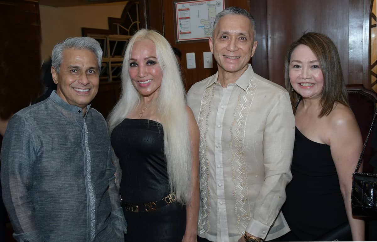 Peter Celdran, Kookie Mendoza, Neil and Mia Carcel.