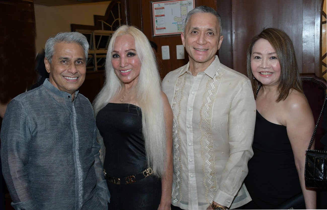 Peter Celdran, Kookie Mendoza, Neil and Mia Carcel.