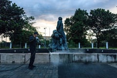 Cleaning of the GOMBURZA monument
