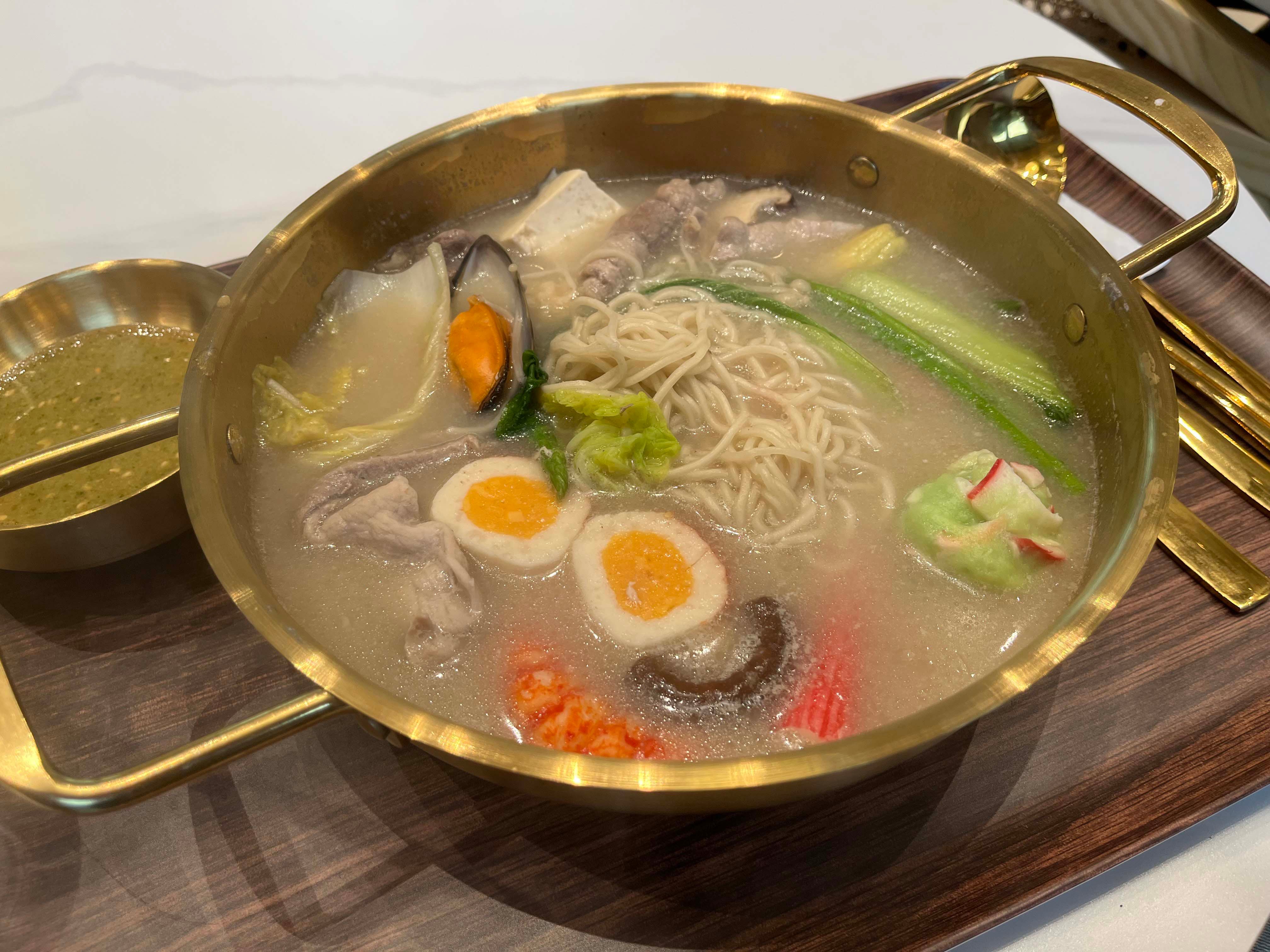 The restaurant brings the fiery, numbing spices of Chongqing to Manila while blending authentic Chinese hotpot culture with local preferences: generous portions, mix-and-match ingredients and the joy of sharing meals with family and friends.