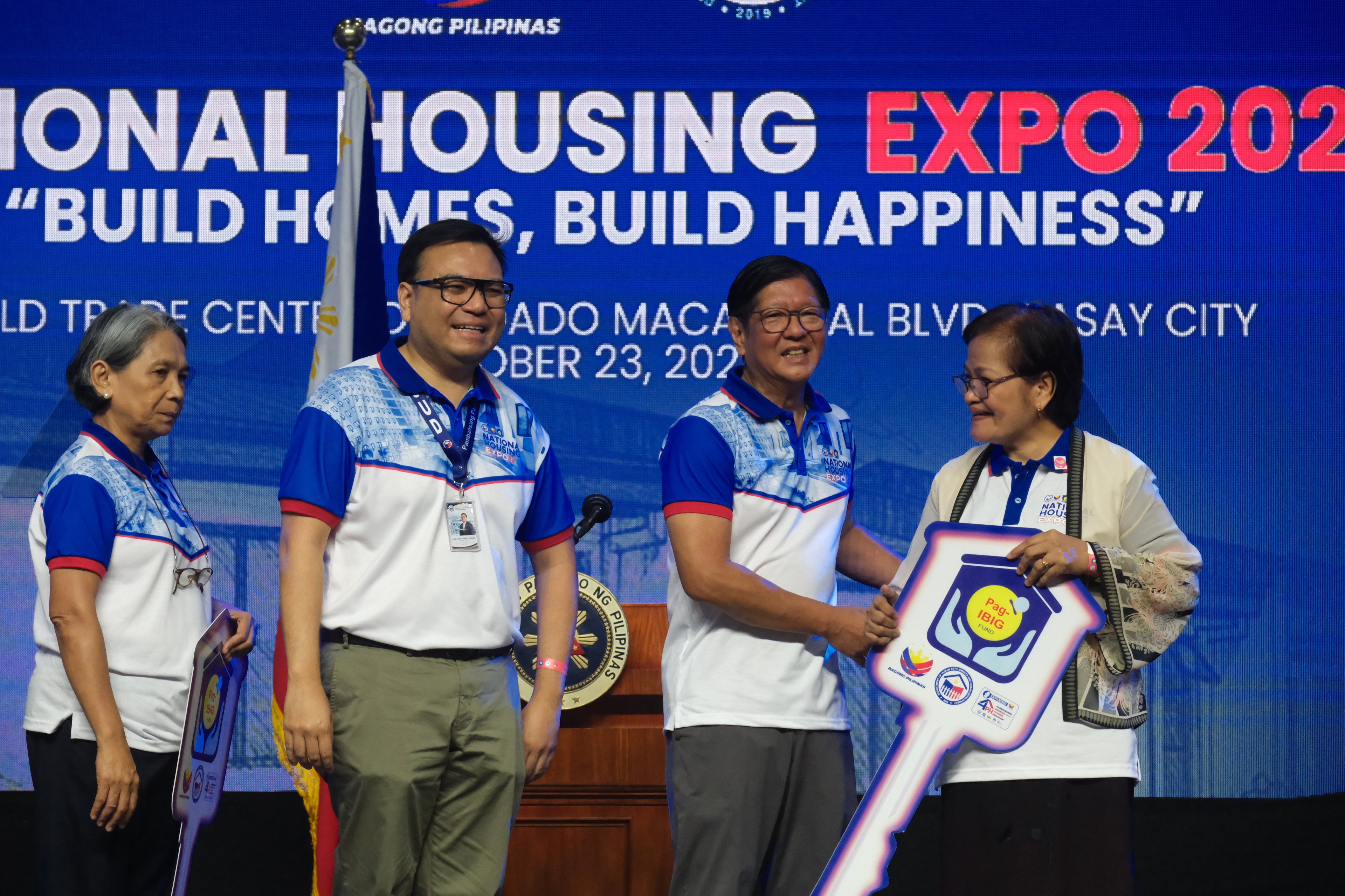 Pag-IBIG hailed; 400K families own homes