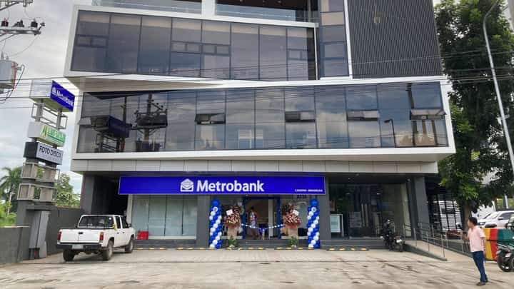 Metrobank bags two honors at Citywire ASEAN Awards