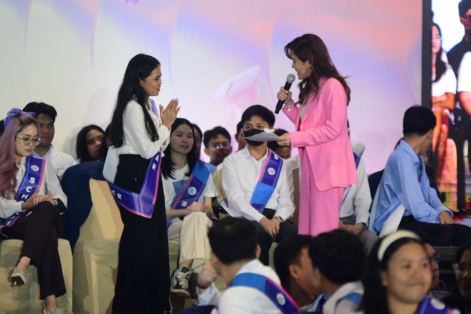 Over half of SM Foundation scholars finish with high honors