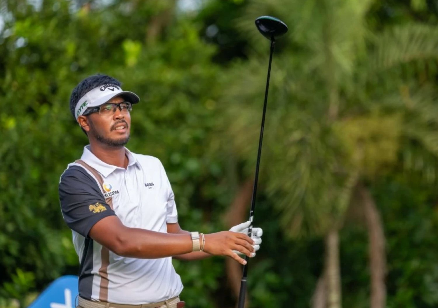 Sarit opens with 1-shot lead