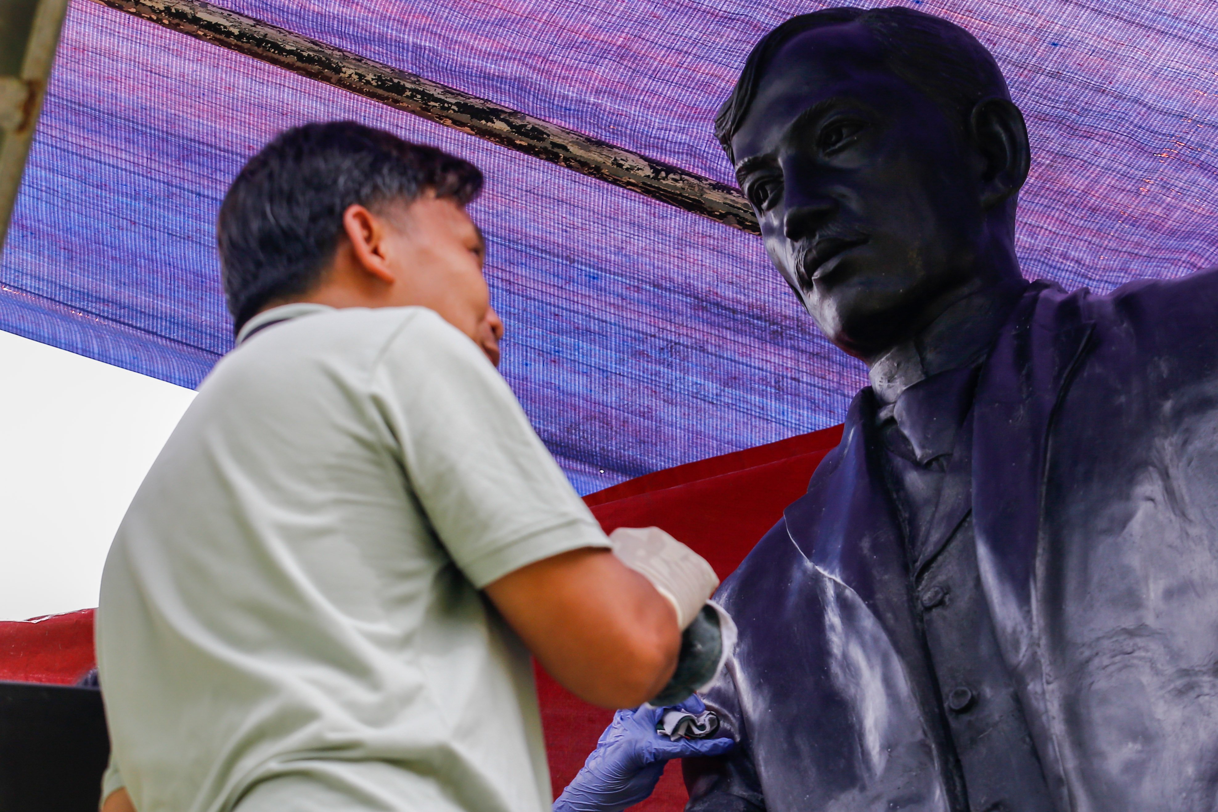 Experts clean Juan Sajid Imao's masterpiece 