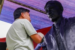 Experts clean Juan Sajid Imao's masterpiece