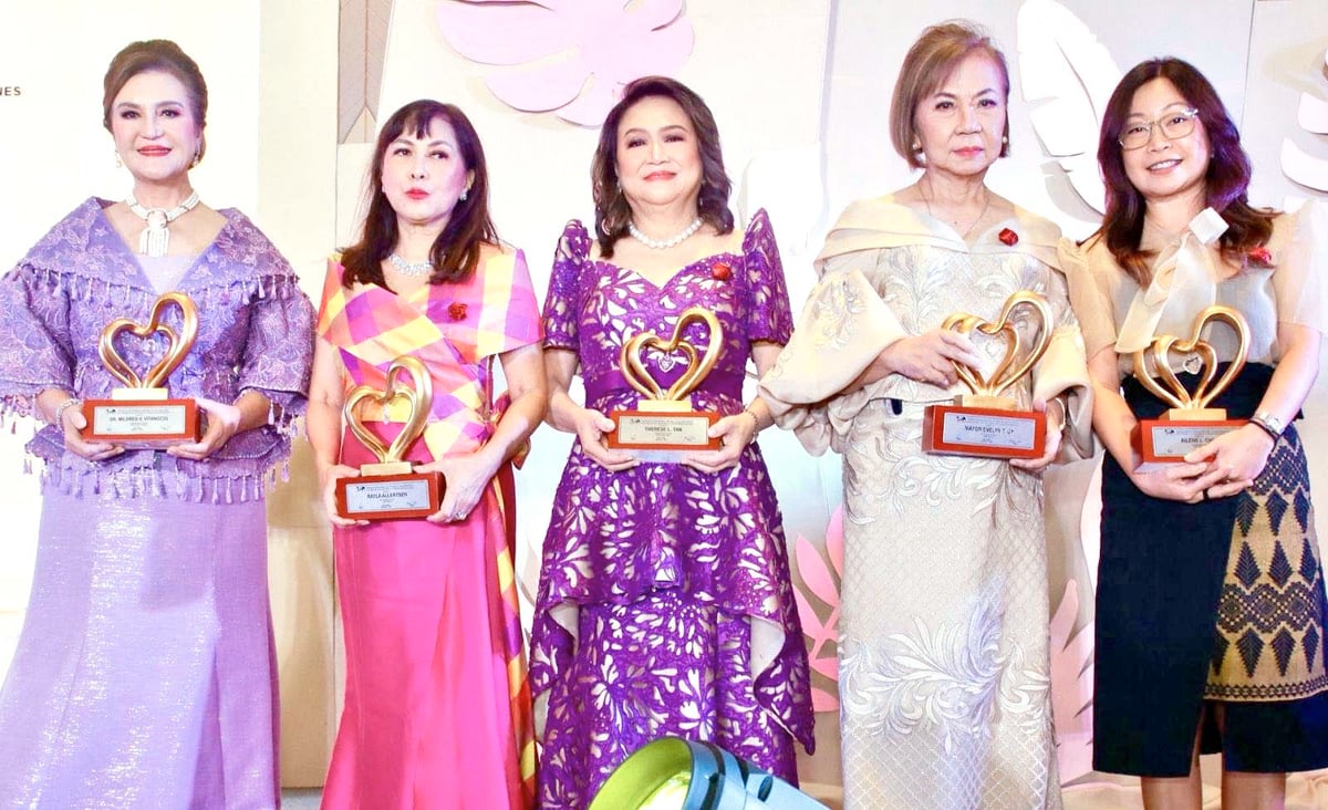 Dr. Mildred Vitangcol, Rayla Allerten, Therese Tan, Mayor Evelyn Uy and Ailene Chua.