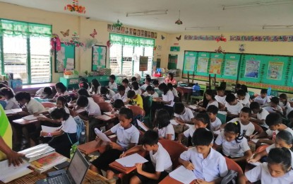 Marcos allows LGUs to build, repair classrooms directly