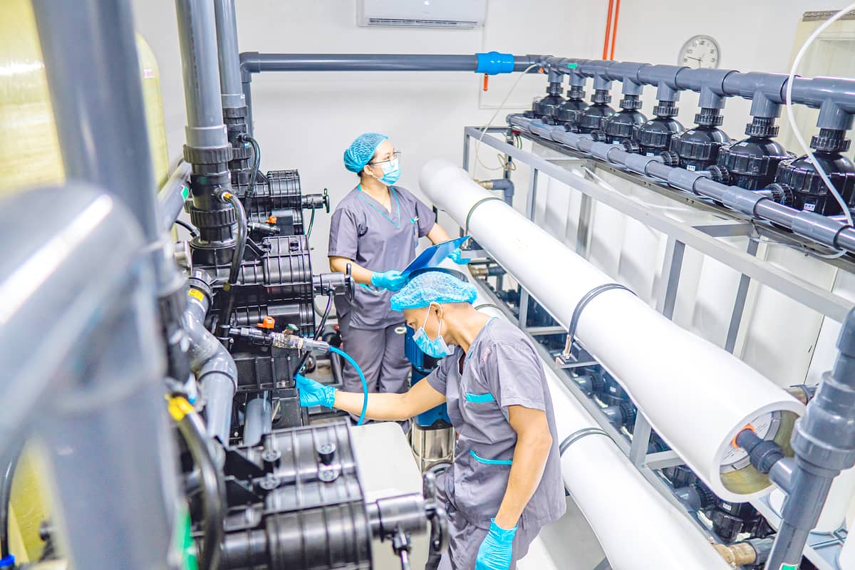 The rainwater treatment facility (RTF) of SM City Baguio utilizes a rigorous six-step treatment process with real-time monitoring, ensuring processed water always adheres to potability requirements.