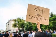 Execs: Confidence crisis battering nation