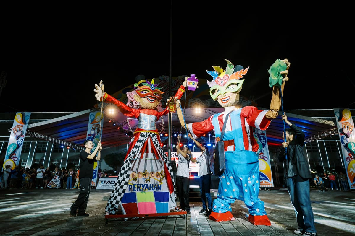 A revelry of smiles, culture and creativity with street dances, colorful masks, and non-stop fun, Bacolod City has once again mesmerized local and foreign tourists for this year’s MassKara Festival, which Tourism Secretary Christina Garcia Frasco hailed as a world-class celebration of Filipino joy and strength.
