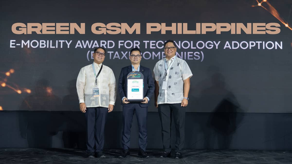 Green GSM receives the E-Mobility Award for Technology Adoption from EVAP during the 13th Philippine Electric Vehicle Summit.