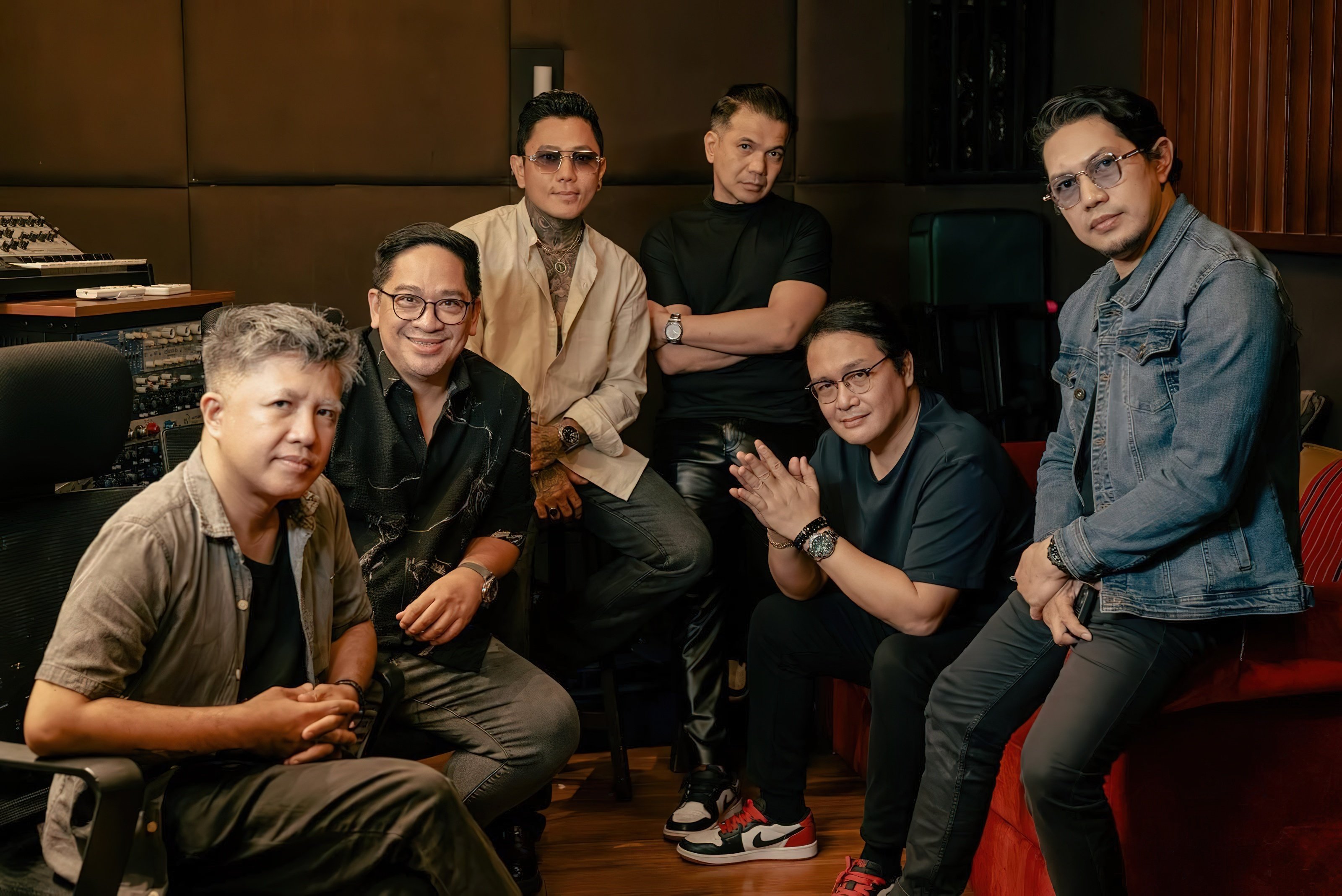 InnerVoices shines bright with new EP,  first original Christmas song