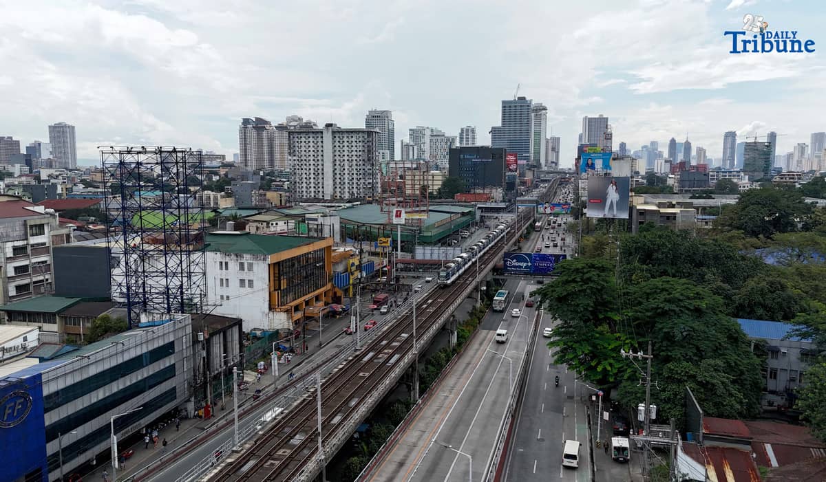 (October 27 2025) Motorist seen plying freely North and Southbound along Edsa in Quezon City on Monday October 27 2025, MMDA announce starting November 17 until midnight of December 25, all road excavation activities in Metro Manila, including concrete reblocking, road upgrading, and other works that may hinder the smooth flow of vehicles, to avoid of the heavy traffic during the holiday season. Photo/Analy Labor
