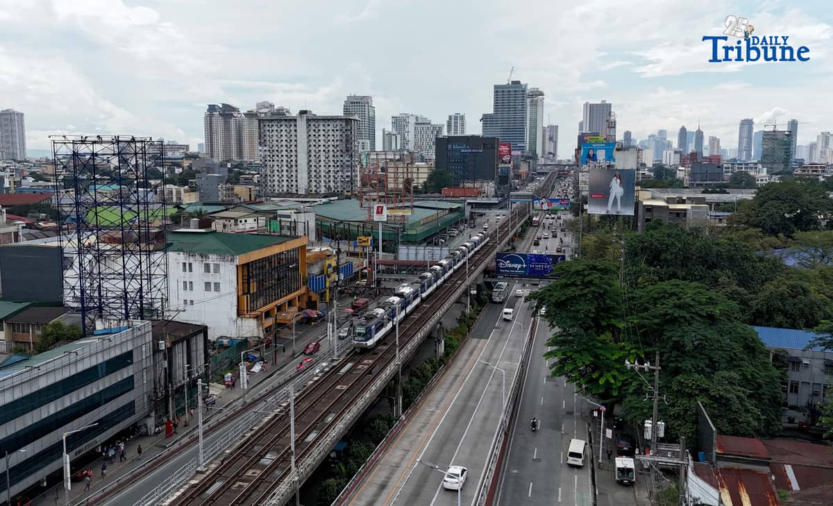 (October 27 2025) Motorist seen plying freely North and Southbound along Edsa in Quezon City on Monday October 27 2025, MMDA announce starting November 17 until midnight of December 25, all road excavation activities in Metro Manila, including concrete reblocking, road upgrading, and other works that may hinder the smooth flow of vehicles, to avoid of the heavy traffic during the holiday season. Photo/Analy Labor