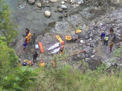 Three killed as truck plunges into Chico River in Mountain Province