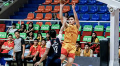 Financial woes hounding
San Sebastian