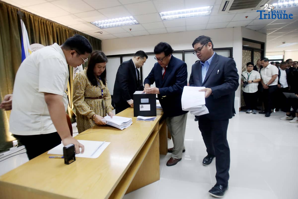 (October 29 2025) Independent Commission for Infrastructure (ICI) Chairperson Andres Reyes, along with volunteer PAO lawyers, submitted before the Office of the Ombudsman following the investigation of the alleged large scale corruption on Wednesday their recommendation to file charges against Senators Joel Villanueva and Jinggoy Estrada, former Ako Bicol Party-list representative Zaldy Co, and former Caloocan 2nd District representative Mitch Cajayon-Uy for their alleged involvement in anomalous and “ghost” flood control projects. October 29, 2025. Photo/Analy Labor