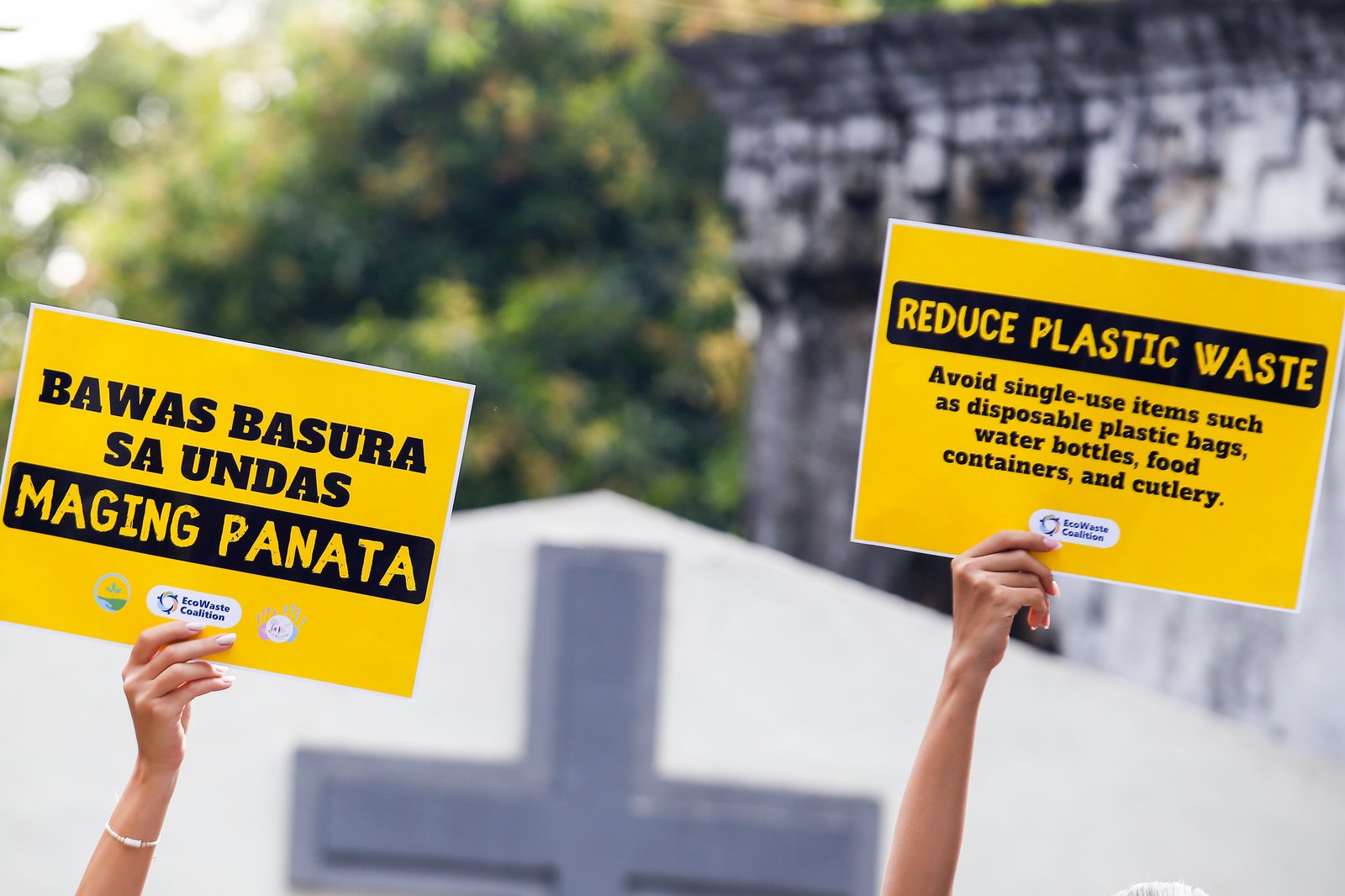 Miss Earth representatives gather at the Manila North Cemetery in Manila on Wednesday, 29 October 2025. Together with Ecowaste Coalition, Metro Manila Development Authority (MMDA), Department of Public Services (DPS) Manila, and other environmental advocates, the group urges the public to reduce waste and plastic pollution in celebrating All Saints' Day.
