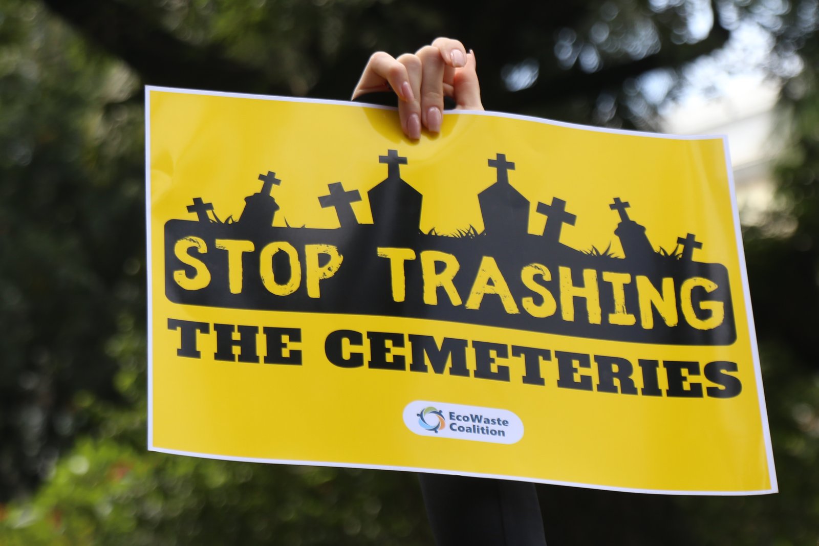 Miss Earth representatives gather at the Manila North Cemetery in Manila on Wednesday, 29 October 2025. Together with Ecowaste Coalition, Metro Manila Development Authority (MMDA), Department of Public Services (DPS) Manila, and other environmental advocates, the group urges the public to reduce waste and plastic pollution in celebrating All Saints' Day.