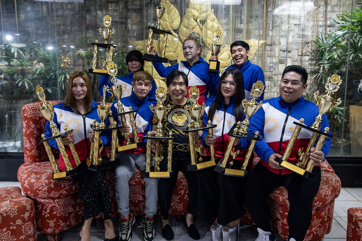 Mader Ricky celebrates Filipino champions of 29th Asia Pacific Hair Olympics