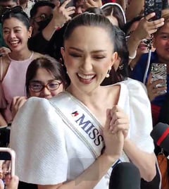 Ahtisa Manalo flies to Bangkok for Miss Universe 2025