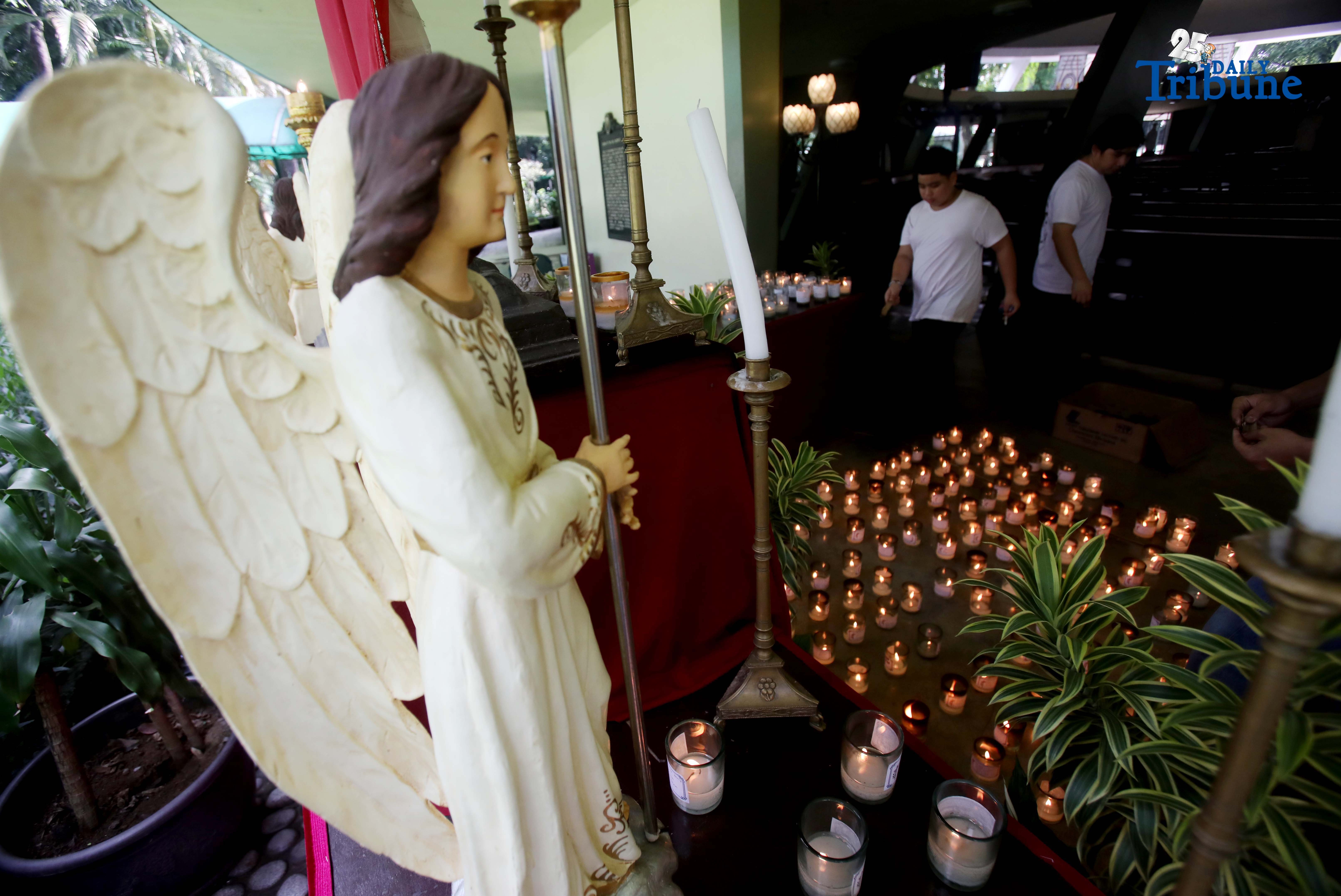 Candle lights for departed loved ones 