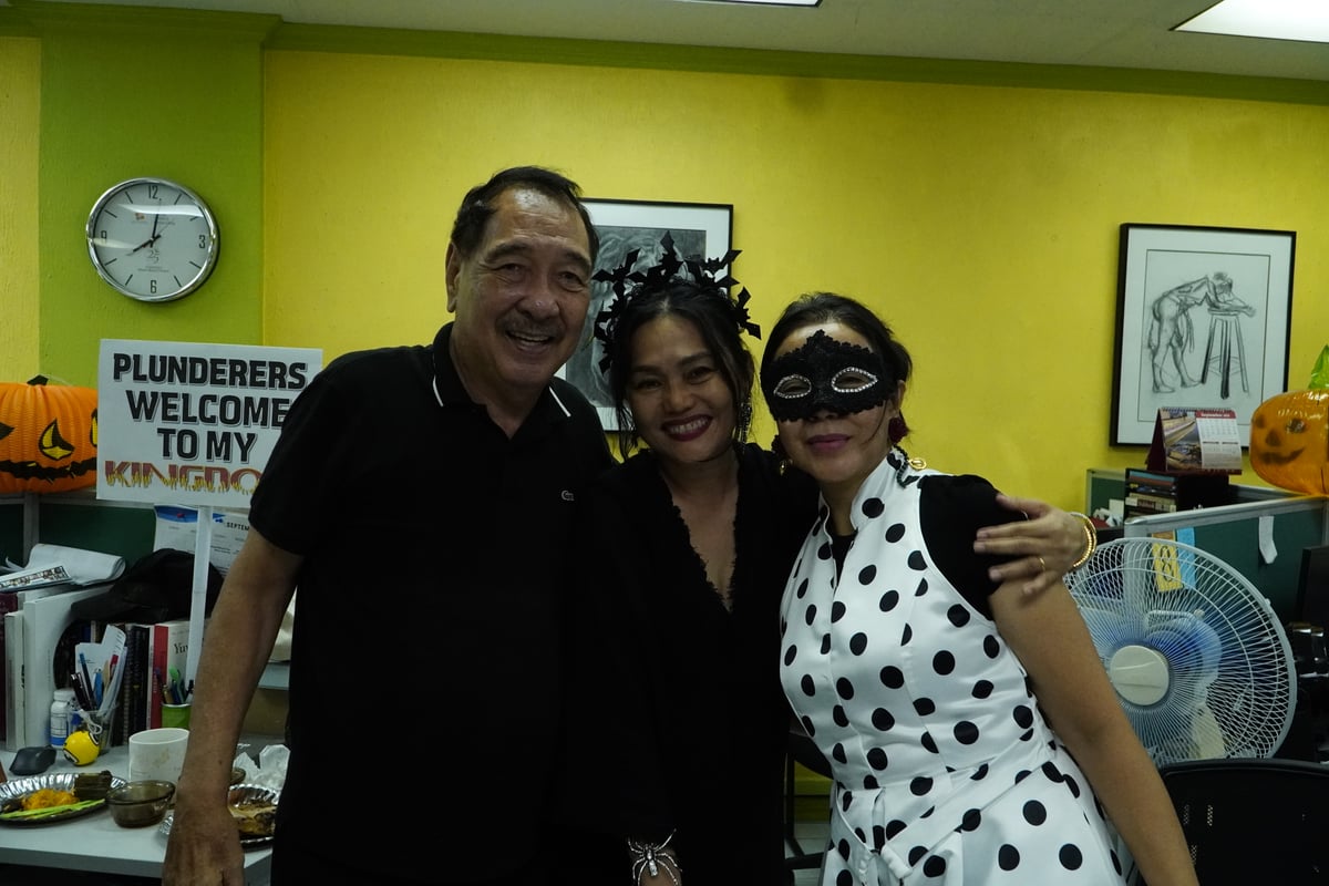 DAILY TRIBUNE president and publisher Willie Fernandez, managing editor Dinah Ventura, and DT  executive vice president Chingbee Fernandez.