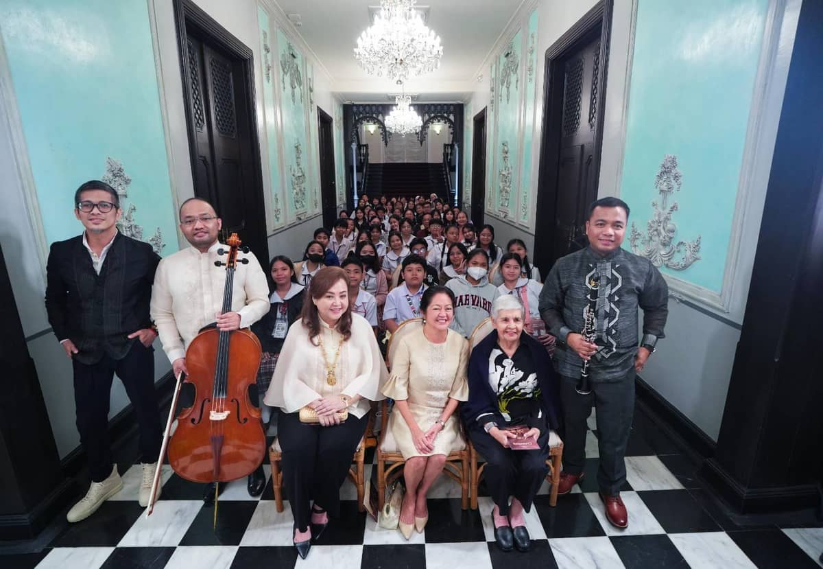 Dingdong Fiel, Gerry Graham Gonzales, Alice Eduardo, First Lady Lisa Araneta-Marcos, Ma. Isabel G. Ongpin and Jayson Rivera.