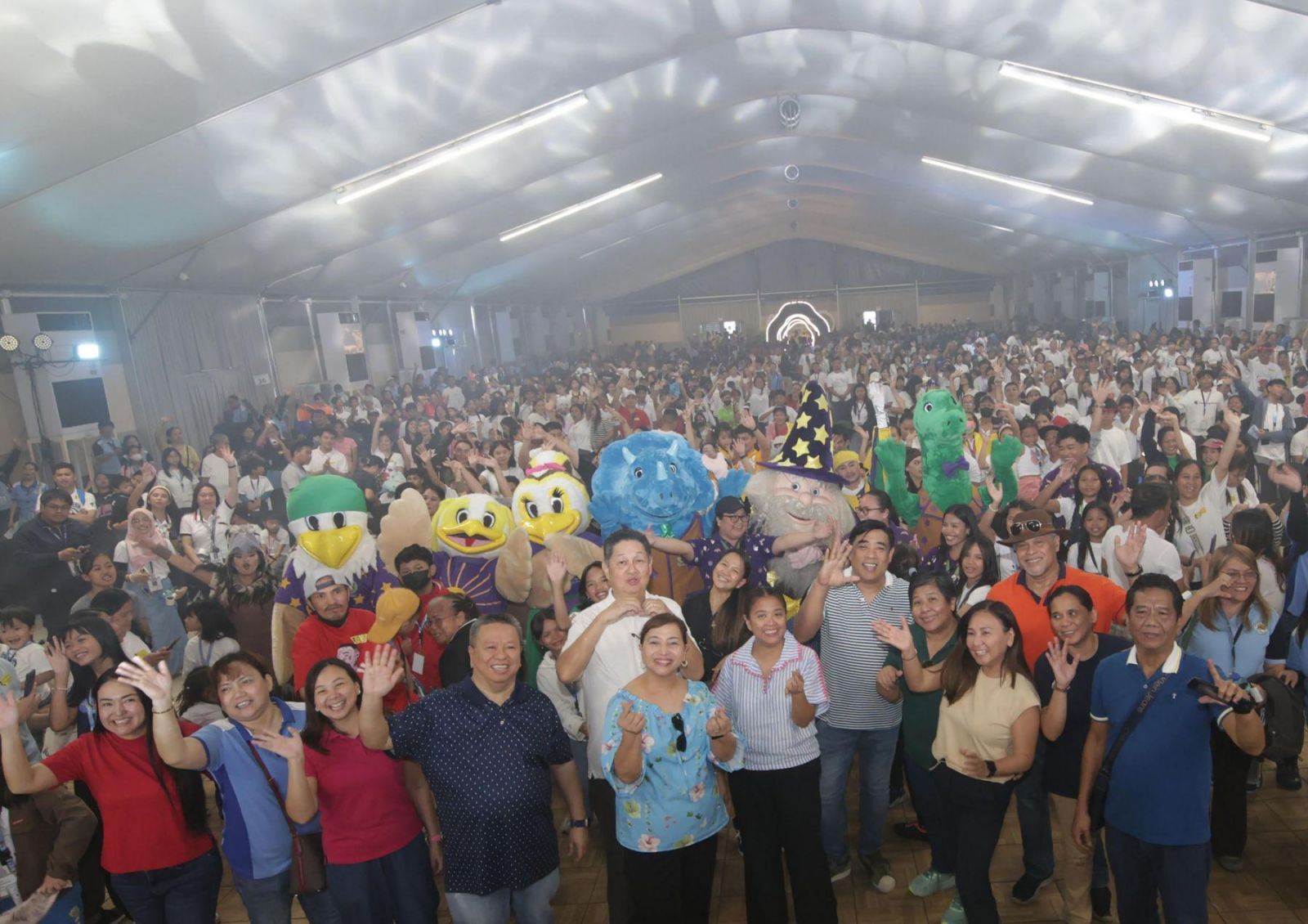 Makati kicks off Thanksgiving Family Day