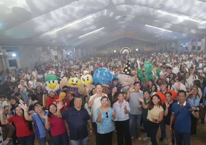 Makati kicks off Thanksgiving Family Day