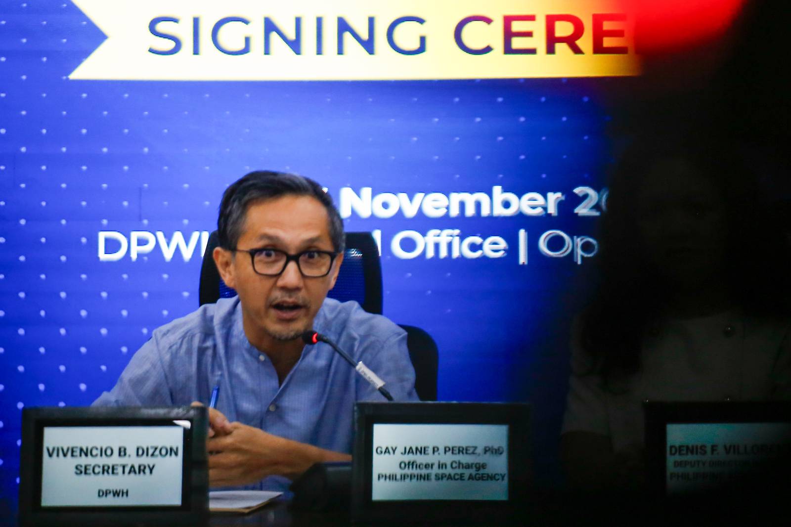 Department of Public Works and Highways Secretary Vince Dizon signs a memorandum of agreement with the Philippine Space Agency, represented by Officer-in-Charge Dr. Gay Jane Perez, at the DPWH Office in Manila on the morning of 03 November 2025. The agreement aims to harness space science and technology and utilize geospatial analytics, historical data, and images in project monitoring.