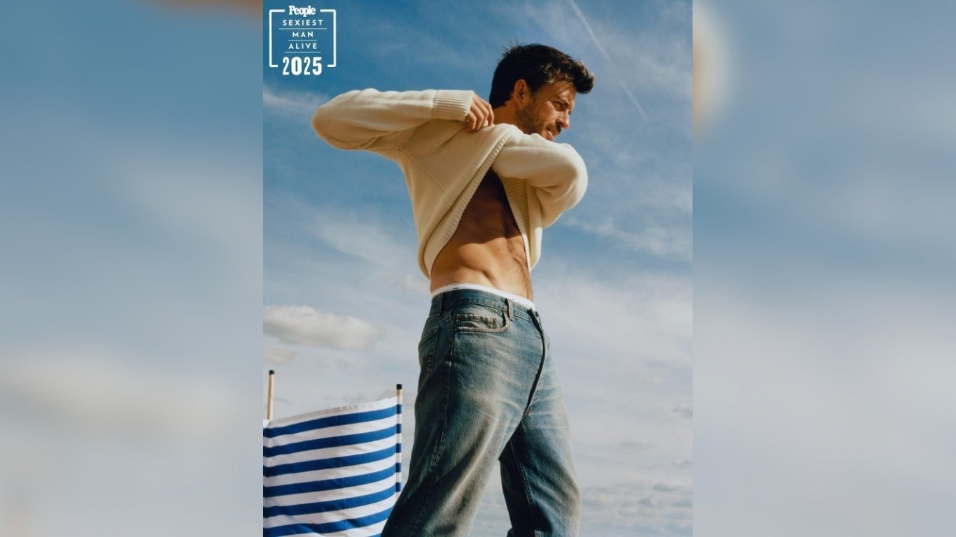 Jonathan Bailey crowned People’s 2025 
Sexiest Man Alive