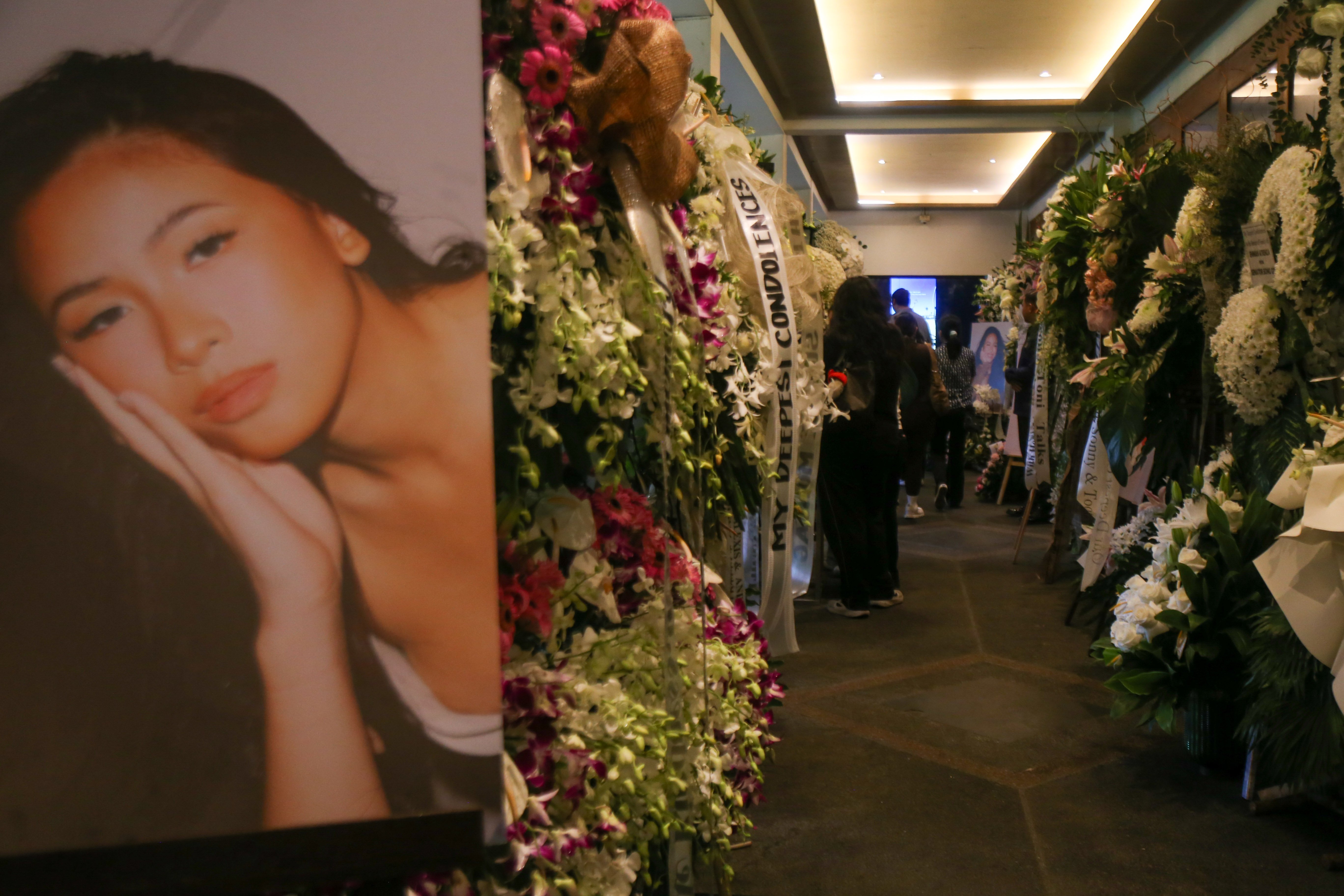 Friends and relatives pay tribute to Emman Atienza 