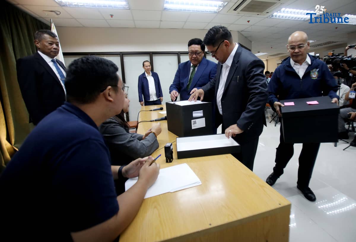 (November 04 2025) ICI chairperson Andres Reyes Jr. submitted another referral before the Ombudsman with Ombudsman Crispin Remulla to oversee during the submission, in the case related to the investigation of the anomalous flood control projects on Tuesday November 4 2025, ICI urging an vestigation of former DPWH Secretary Manuel Bonoan, former Undersecretaries Roberto Bernardo and Maria Catalina Cabral, Bulacan 1st District Engineer Henry Alcantara, Assistant Engineer Bryce Hernandez, and Topnotch Catalyst Builders Inc. owner Eumir Villanueva for their supposed involvement in an irregular riverbank protection project in Plaridel, Bulacan. Photo/Analy Labor
