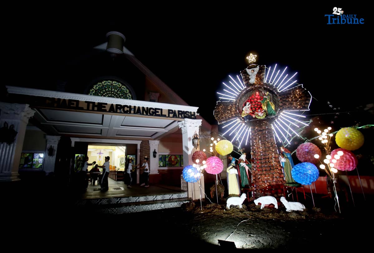 (November 05 2025) Since 2007 with accreditation by the Department of Tourism, the annual festival of the 18th Belenismo sa Tarlac is now open on Tuesday November 4 2025, this year fifty two (52) participants join the competition to show their own unique Belen creations made of recyclable materials, they contribute to the festival’s long-standing representation of unity, creativity, and love, cementing Tarlac’s reputation as the Belen Capital of the Philippines. The festival has also become an iconic symbol of unity within the province. This voluntary effort by the people of Tarlac reflects their dedication to restoring the religious and cultural significance of the Belen as a true emblem of Christmas. Photo/Analy Labor