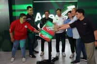 Grab Philippines managing director Ronald Roda (3rd from left), alongside Department of Information and Communications Technology Secretary Henry Aguda and Marikina City Mayor Maan Teodoro, led the official inauguration of the Asenso Center in Marikina City.