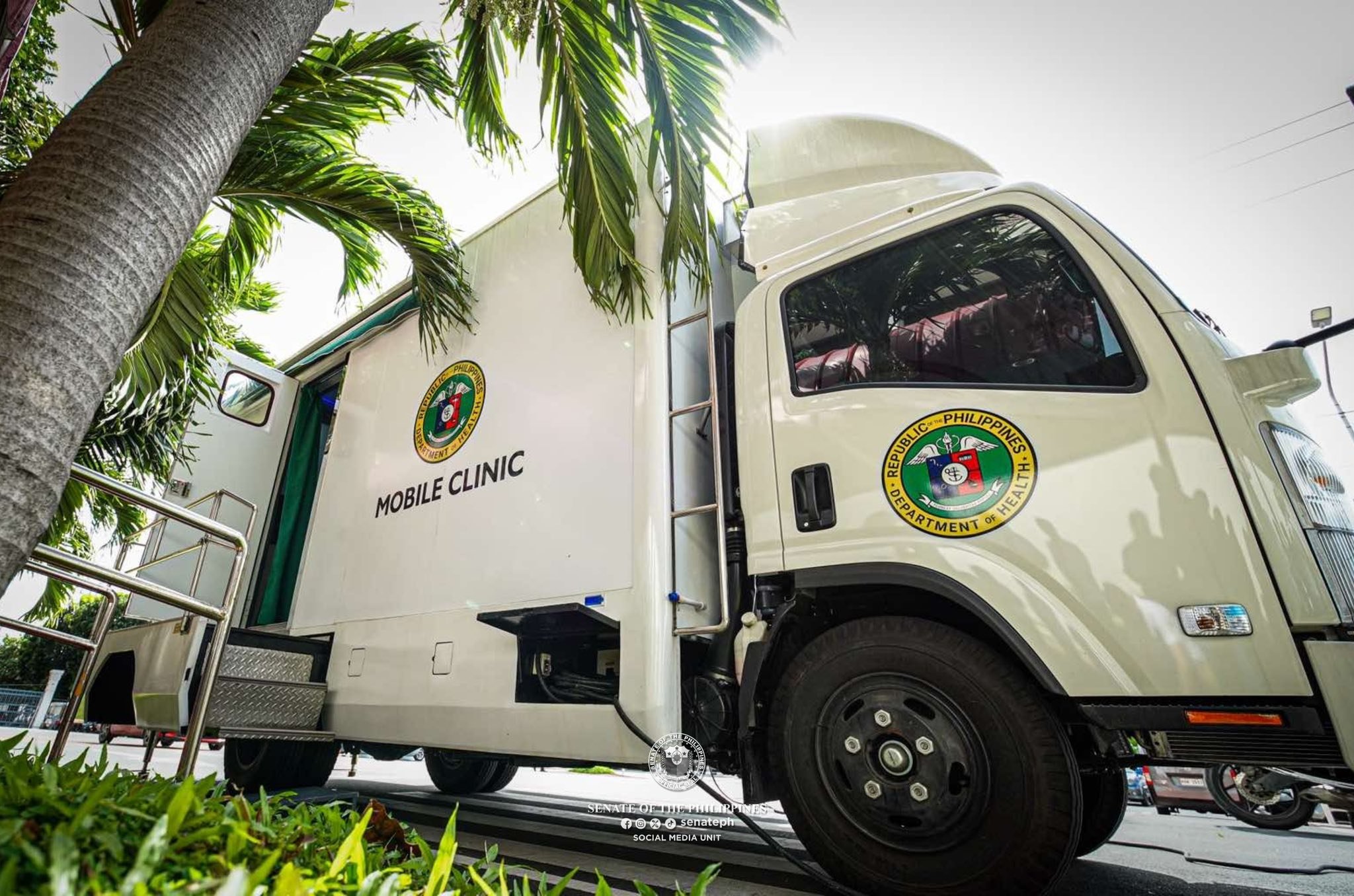 Senate opens mobile clinic