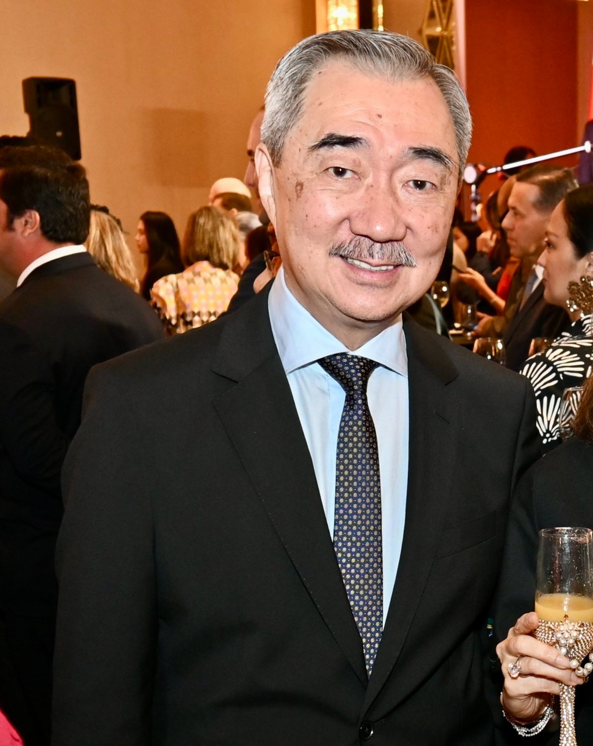HANS Sy.