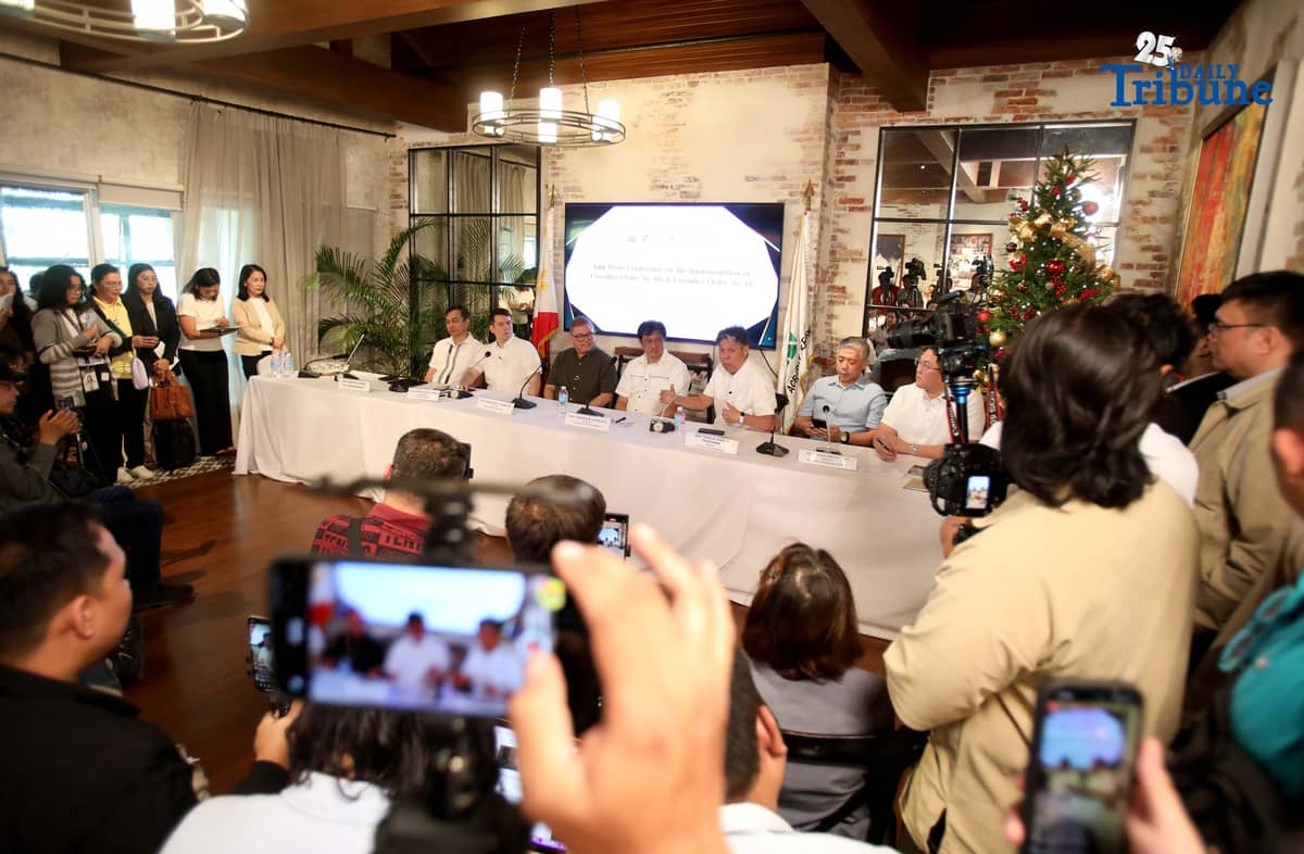 DA Secretary Francisco P. Tiu Laurel, Jr., DAR Secretary Conrado Estrella, and Agrarian Reform Chair Sen. Francis “Kiko” Pangilinan and other officials hold a joint press-conference for the implementation of EO 100 and EO 101 issued by President Ferdinand Marcos Jr, directing all national and local government agencies to fully implement the Sagip Saka Act or Republic Act No. 11321, which establishes the Farmers and Fisherfolk Enterprise Development Program to provide all forms of assistance to farmers and fisherfolk to reach their full potential, increase their income, and improve their quality of life, held at Department of Agrarian Reform office in Quezon City on Thursday , 06 November 2025.