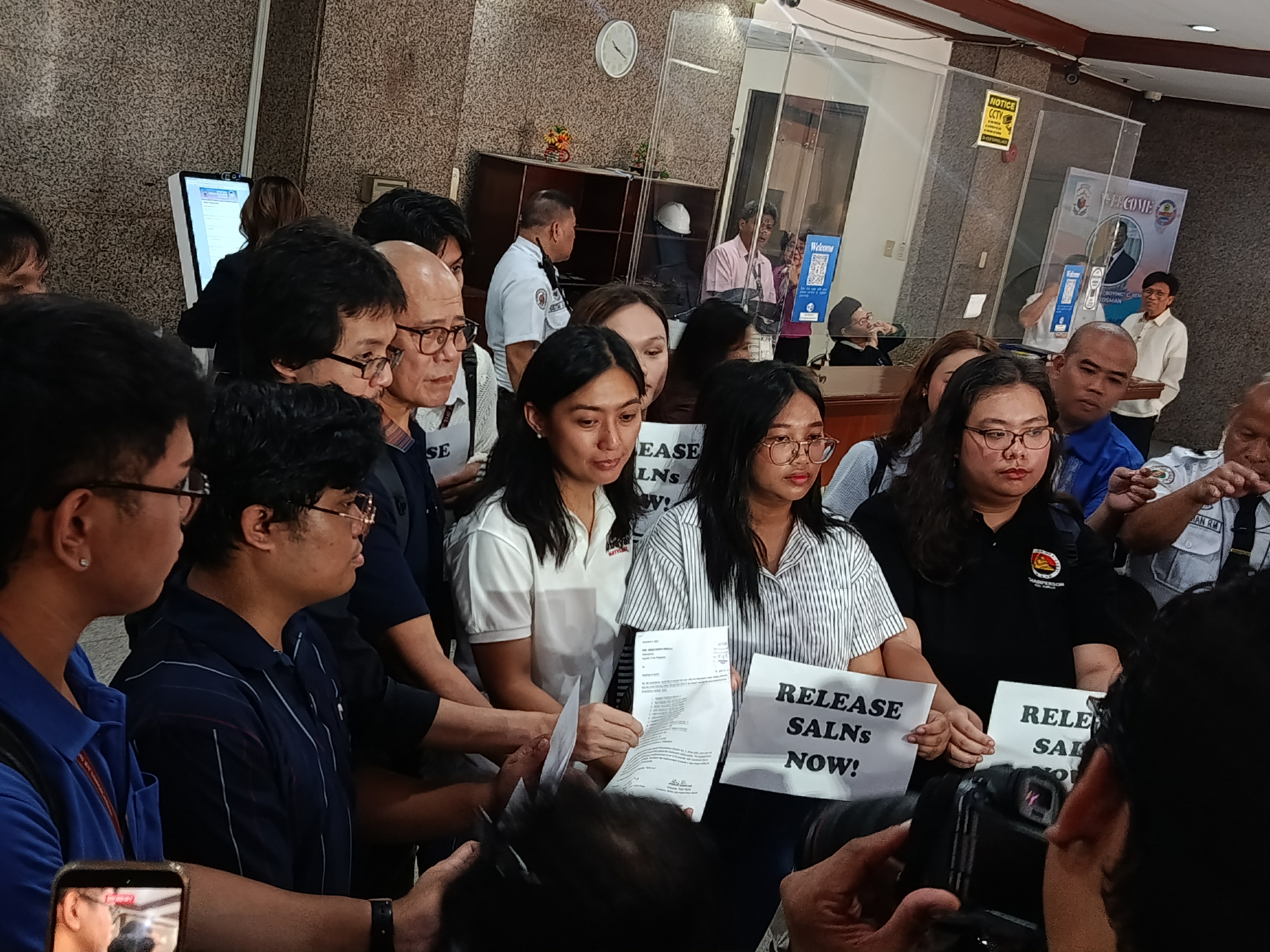 Akbayan seeks release of top government officials’ SALNs